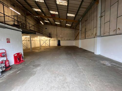 Unit H, Sands Industrial Estate, Progress Road, High Wycombe, HP12