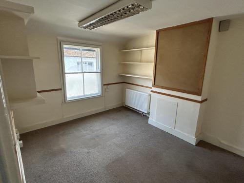 100 High Street, Great Missenden, HP16