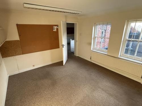 100 High Street, Great Missenden, HP16