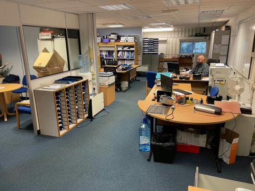 Unit B6 Hogwood Industrial Estate, Falcon Business Park, Ivanhoe Road, Finchampstead, Wokingham, RG40