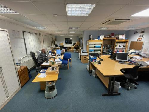 Unit B6 Hogwood Industrial Estate, Falcon Business Park, Ivanhoe Road, Finchampstead, Wokingham, RG40