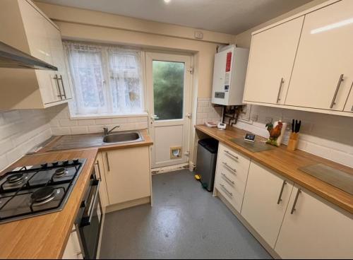 10, Glebe Close, Oadby, LE2