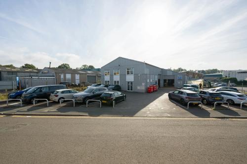 Unit 3, Redkiln Close, Horsham, RH13