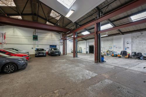 Unit 3, Redkiln Close, Horsham, RH13