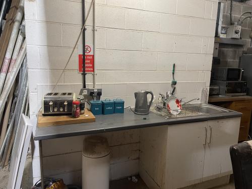 Unit B4 Moorfield Point, Moorfield Road, Slyfield Industrial Estate, Guildford, GU1