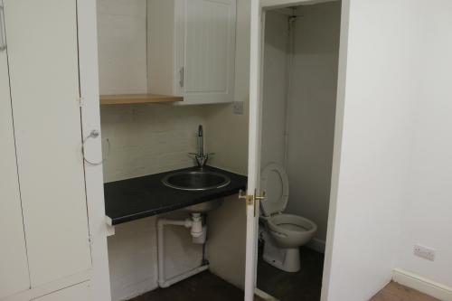 11, Oakwood Estate, South Road, Harlow, CM20