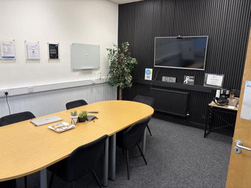 Unit A, Kingsway Industrial Estate, Kingsway, Luton, LU1