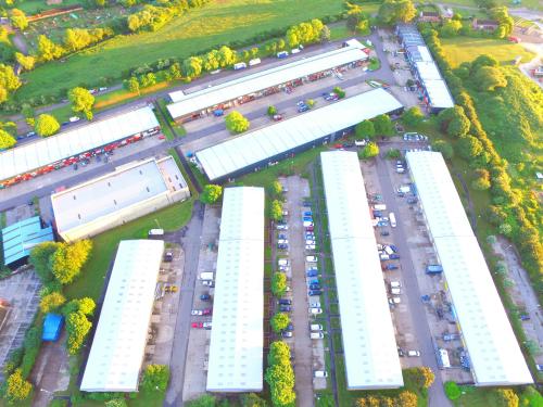 Unit 33, Rabans Lane Industrial Estate, Edison Road, Aylesbury, HP19