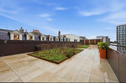 160 Whitechapel Road, Whitechapel, London, E1