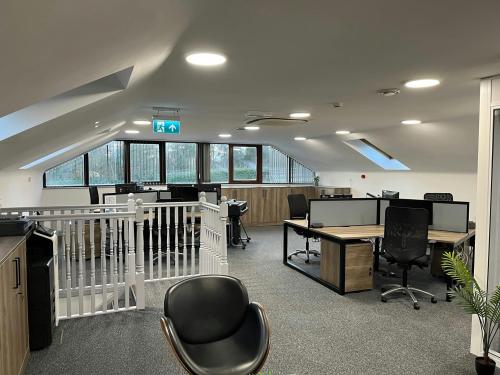 Suite 6a Wentworth Lodge, Great North Road, Welwyn Garden City, AL8