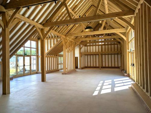 Mellersh Farm Barn, New Pond Road, Guildford, GU3