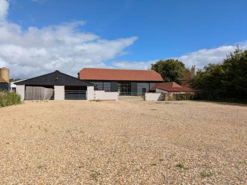 Mellersh Farm Barn, New Pond Road, Guildford, GU3