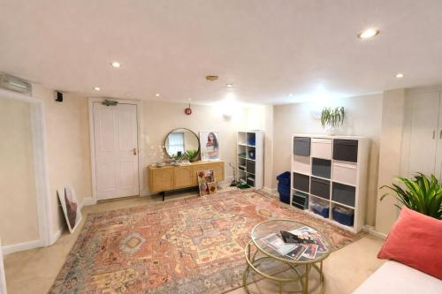 Annexe at Bury House, 1-3 Bury Street, Guildford, GU2