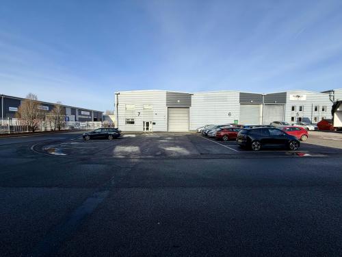 Unit 7 Hikers Way, Crendon Industrial Park, Long Crendon, Thame, HP18