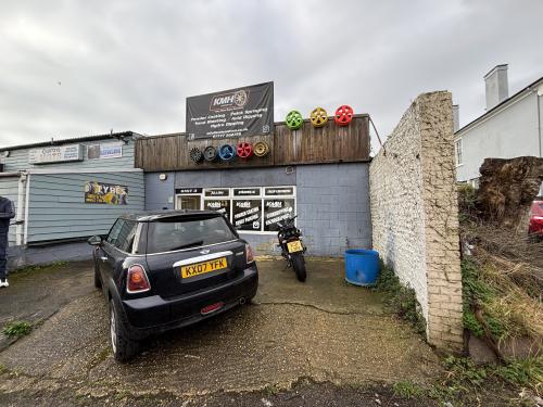 Unit 3 Central Works, Bridge Road, Worthing, BN14