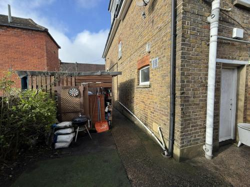 4 & 4a High Street, Burnham, SL1