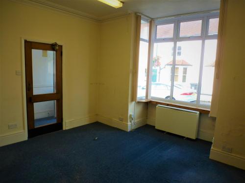4 & 4a High Street, Burnham, SL1