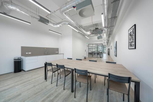 120 Camden High Street, Camden, London, NW1