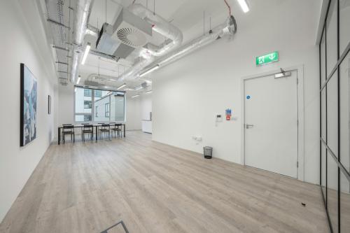 120 Camden High Street, Camden, London, NW1
