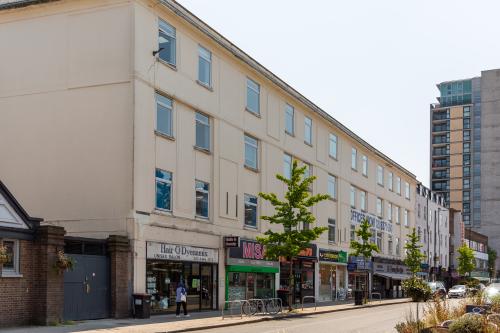 Suite 213-215 Balfour House, 741 High Road, North Finchley, London, N12