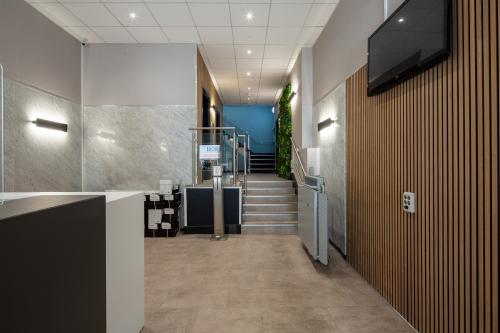 Suite 213-215 Balfour House, 741 High Road, North Finchley, London, N12