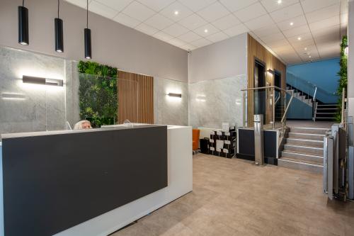 Suite 213-215 Balfour House, 741 High Road, North Finchley, London, N12