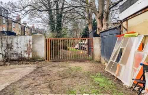 1a & 1b Spencer Avenue, Bounds Green, London, N13