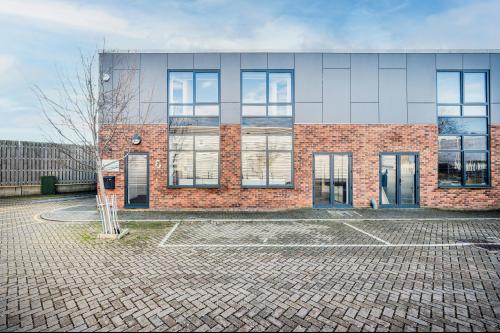 Unit 8, Heyworth Business Park, Guildford, GU3