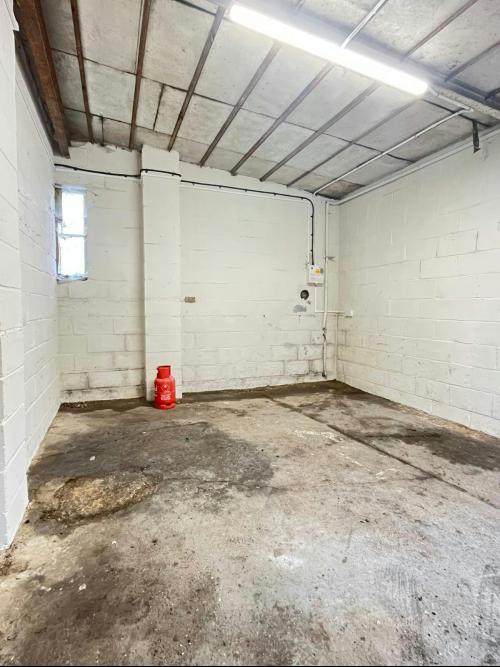 Unit 7 Brook End, Weston Turville, HP22