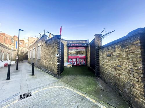 8 St. Chad's Place, Clerkenwell, London, WC1X