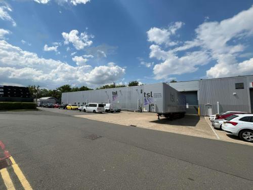 Unit 11, Kingsland Business Park, Bilton Road, Basingstoke, RG24