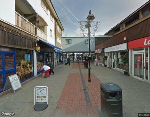 9 Broad Walk, Crawley, RH10
