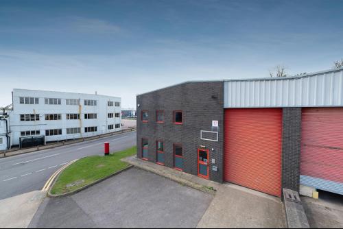 Unit 12, Crendon Industrial Park, Field End, Long Crendon, Thame, HP18