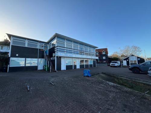 Bath Place Wharf, Downs Road, Maldon, CM9