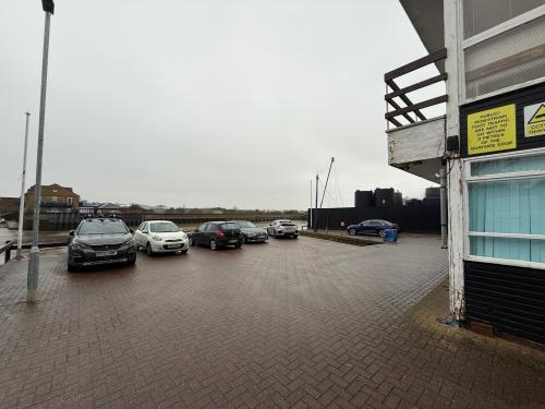 Bath Place Wharf, Downs Road, Maldon, CM9