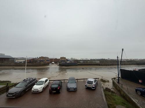 Bath Place Wharf, Downs Road, Maldon, CM9