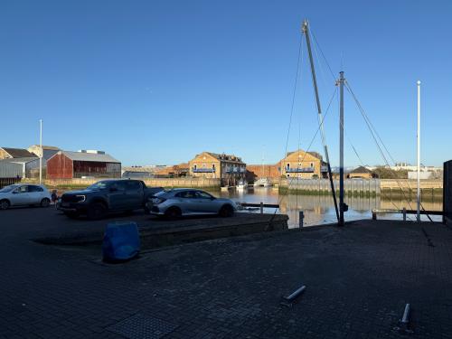 Bath Place Wharf, Downs Road, Maldon, CM9