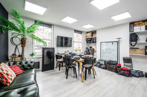 213 City Road, Old Street, London, EC1V