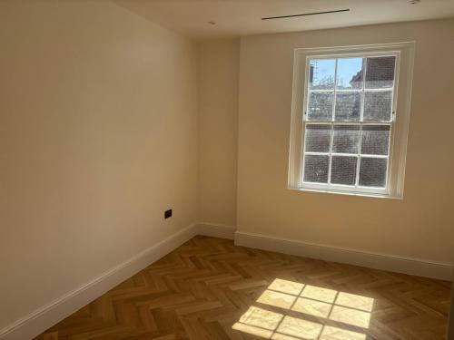 7 High Street, Windsor, SL4
