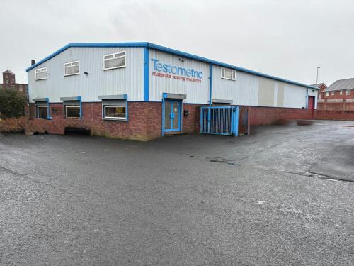 Unit 1, Lincoln Business Park, Lincoln Close, Rochdale, OL11