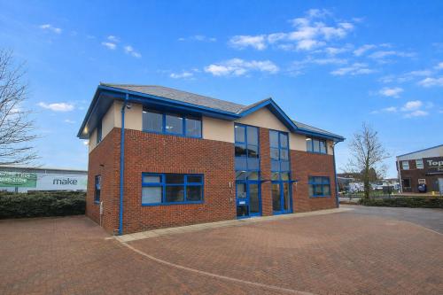 Unit 11 Foundry Court, Foundry Lane, Horsham, RH13