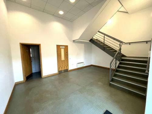 Unit 9, Slough Interchange Industrial Estate, Slough, SL2