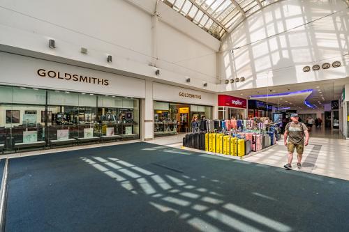 Unit 25, Cascades Shopping Centre, Commercial Road, Portsmouth, PO1