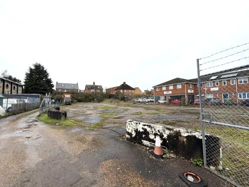 0.4 Acres Spring Grove Land, Newtown Road, Henley-on-Thames, RG9