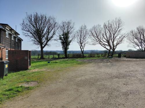 Chequers Barn, Chequers Hill, Bough Beech, Edenbridge, TN8