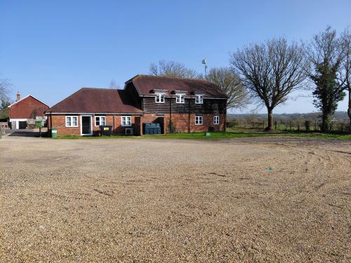 Chequers Barn, Chequers Hill, Bough Beech, Edenbridge, TN8