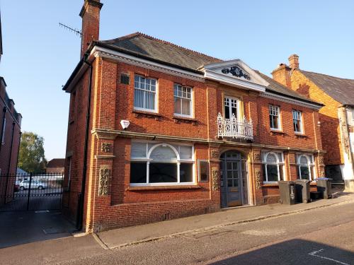 Cross Keys House, The Parade, Marlborough, SN8