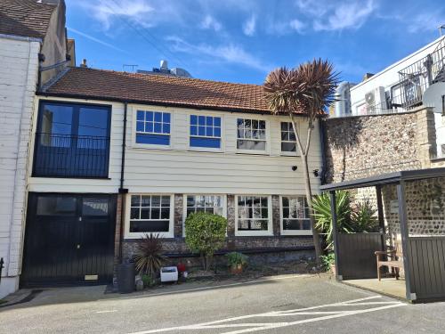 37B Dukes Yard, Brighton, BN1