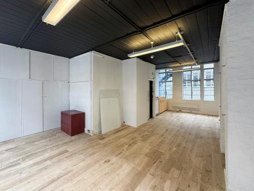 25 Lexington Street, Soho, London, W1F