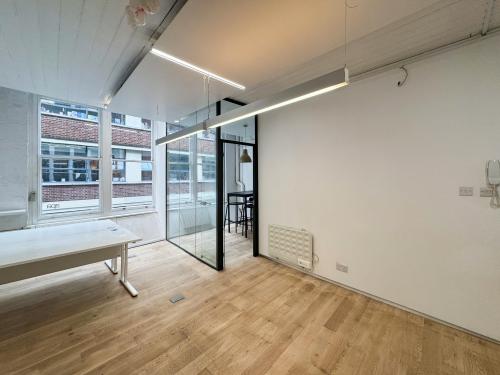 25 Lexington Street, Soho, London, W1F